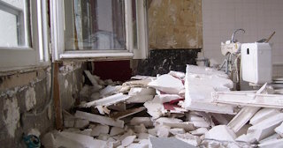 Демонтаж хрущевки в Урюпинске - удаление старых полов и стен по выгодной цене от 1782 рублей.