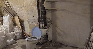 Демонтаж сантехкабины в панельном доме - цена от 1049 рублей | Сварной-Рюп
